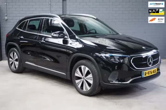 Mercedes-Benz EQA (2022) thumbnail 1