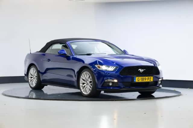 Ford Mustang (2016) thumbnail 2