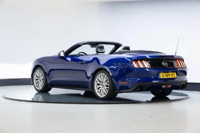 Ford Mustang (2016) thumbnail 3