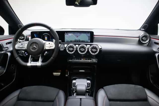 Mercedes-Benz CLA-Klasse (2020) thumbnail 3