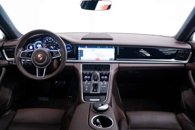 Porsche Panamera (2018) thumbnail 3