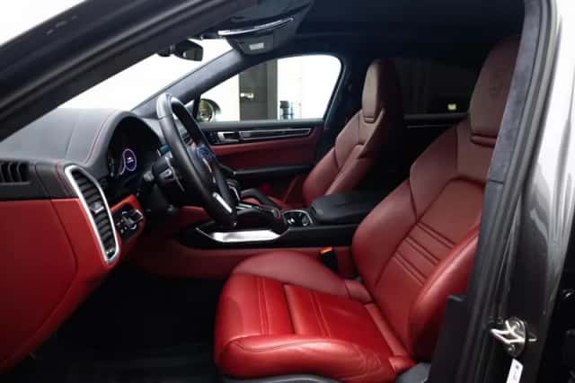 Porsche Cayenne (2021) thumbnail 5