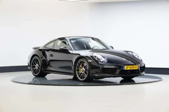 Porsche 911 (2016) thumbnail 1