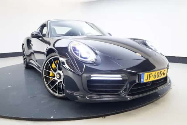 Porsche 911 (2016) thumbnail 3