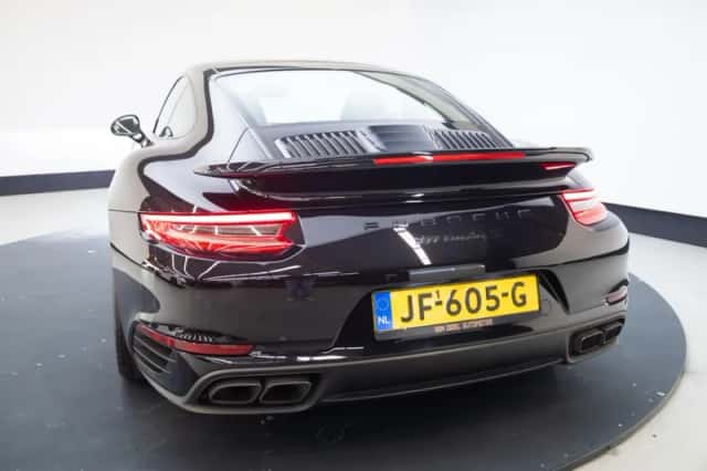 Porsche 911 (2016) thumbnail 4
