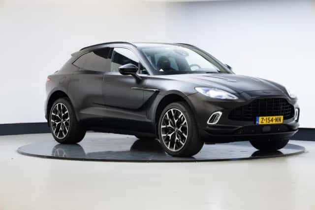 Aston Martin DBX (2022) thumbnail 1