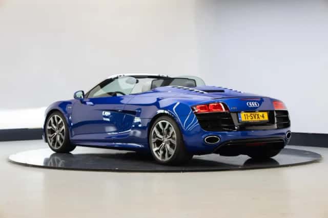 Audi R8 (2012) thumbnail 2