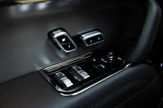 Land Rover Range Rover Sport (2025) thumbnail 6