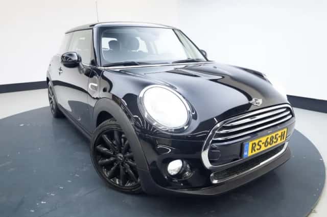 MINI Cooper (2016) thumbnail 3