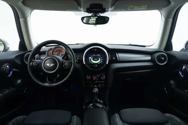 MINI Cooper (2016) thumbnail 4