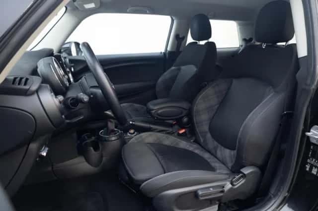 MINI Cooper (2016) thumbnail 5
