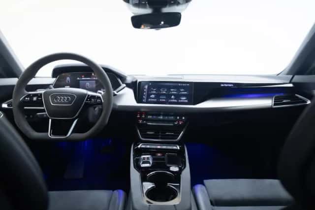Audi e-tron GT (2021) thumbnail 4