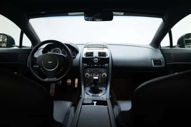 Aston Martin V8 Vantage (2013) thumbnail 5
