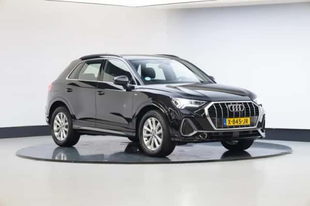 Audi Q3 (2022) thumbnail 1