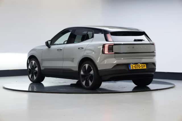 Volvo EX30 (2024) thumbnail 2