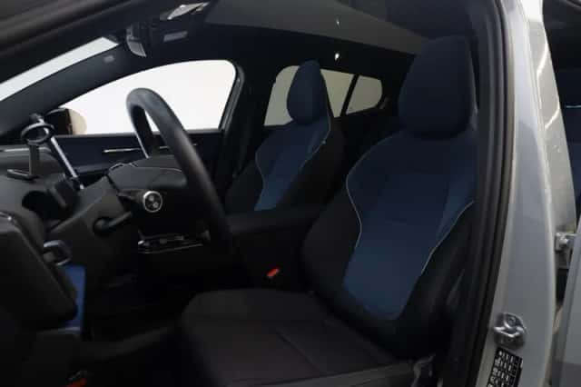 Volvo EX30 (2024) thumbnail 5