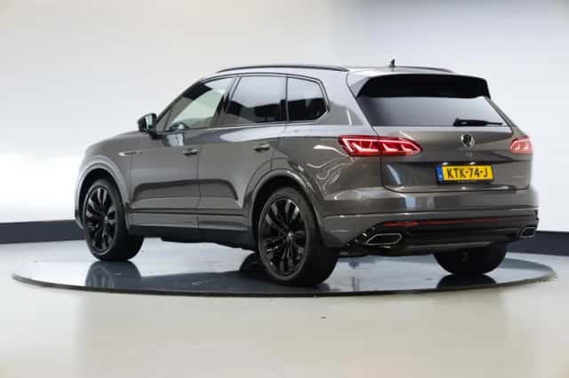Volkswagen Touareg (2023) thumbnail 2