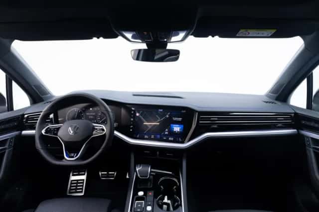 Volkswagen Touareg (2023) thumbnail 3