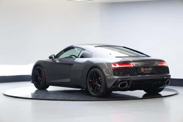 Audi R8 (2021) thumbnail 2