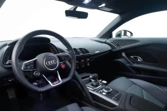 Audi R8 (2021) thumbnail 4