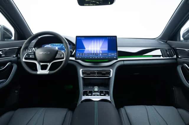 BYD Seal U (2025) thumbnail 4