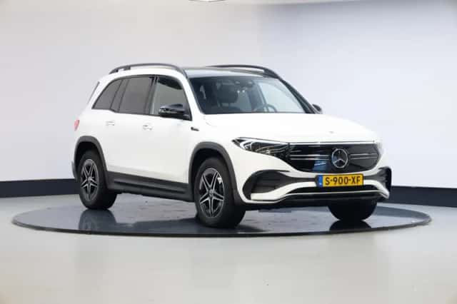 Mercedes-Benz EQB (2023) thumbnail 1