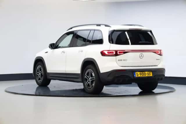 Mercedes-Benz EQB (2023) thumbnail 2