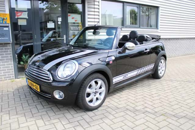 MINI Cabrio (2010) thumbnail 1