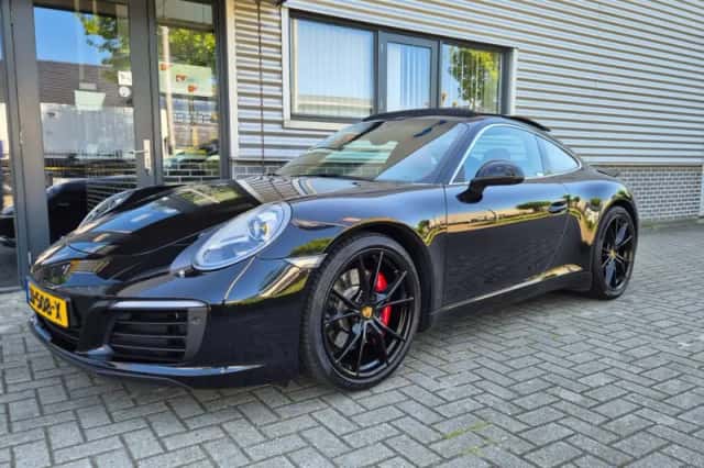 Porsche 911 (2016) thumbnail 1