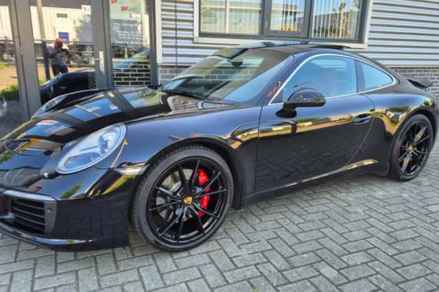 Porsche 911 (2016) thumbnail 4