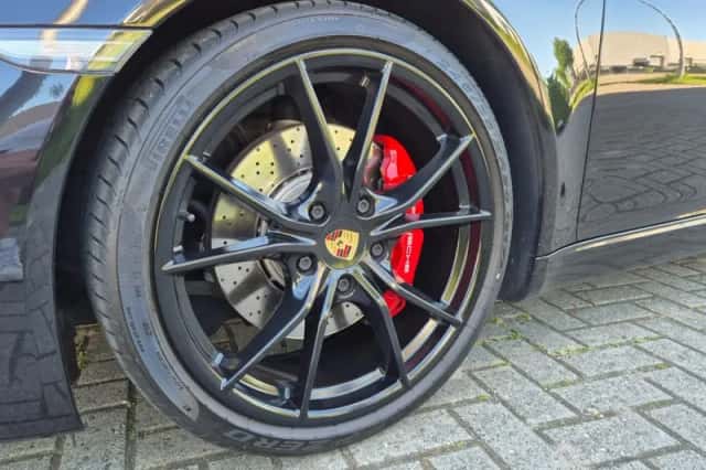 Porsche 911 (2016) thumbnail 5