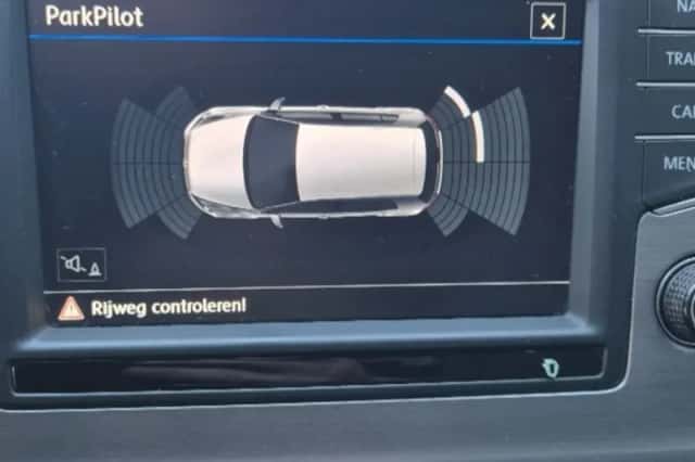 Volkswagen Golf (2017) thumbnail 5