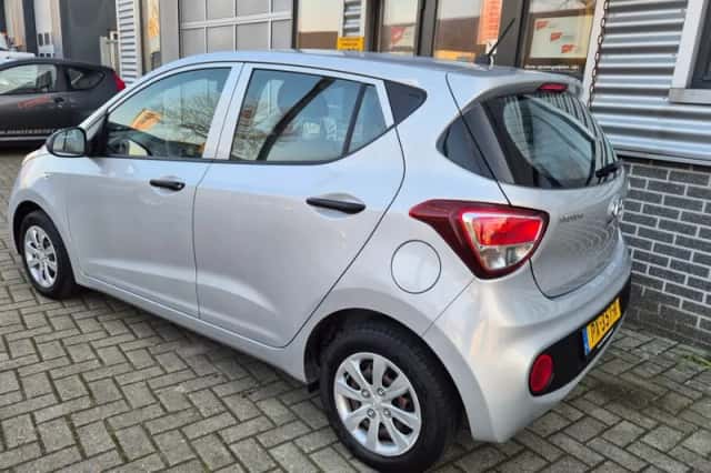 Hyundai i10 (2018) thumbnail 2