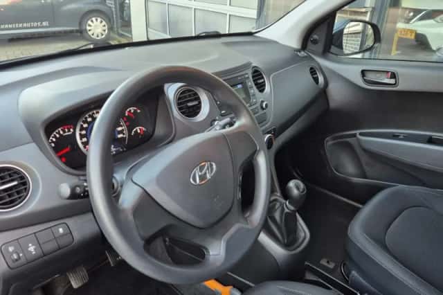 Hyundai i10 (2018) thumbnail 3
