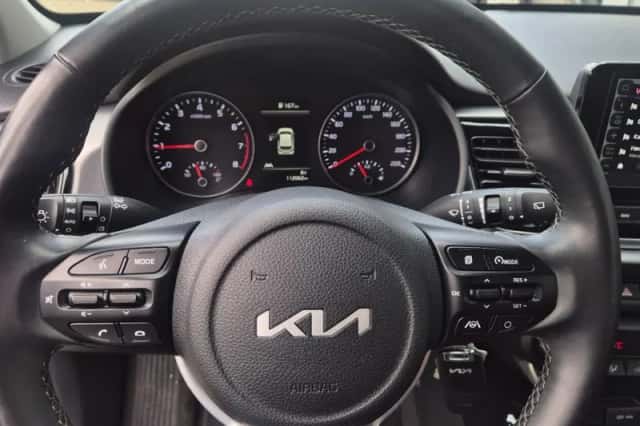 Kia Rio (2022) thumbnail 5