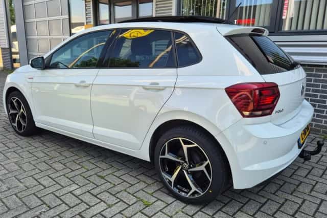 Volkswagen Polo (2019) thumbnail 2