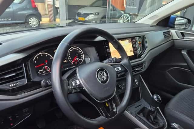 Volkswagen Polo (2018) thumbnail 4
