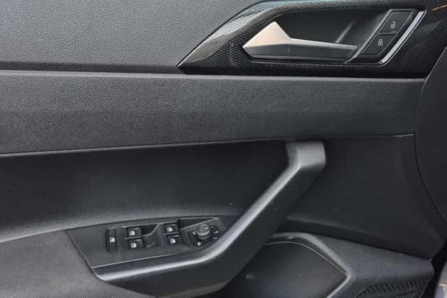 Volkswagen Polo (2021) thumbnail 3
