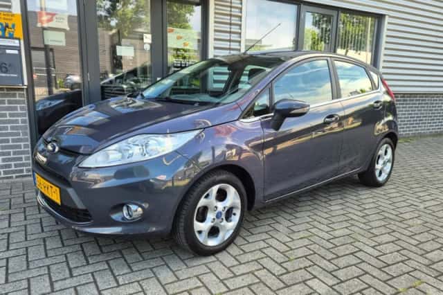 Ford Fiesta (2011) thumbnail 1