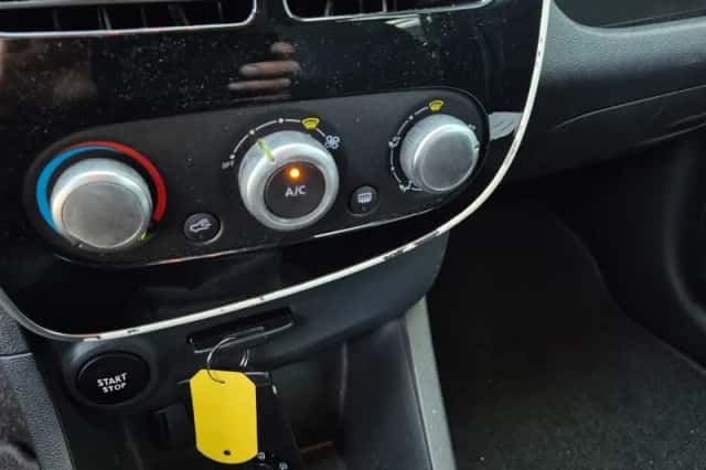 Renault Clio (2016) thumbnail 5