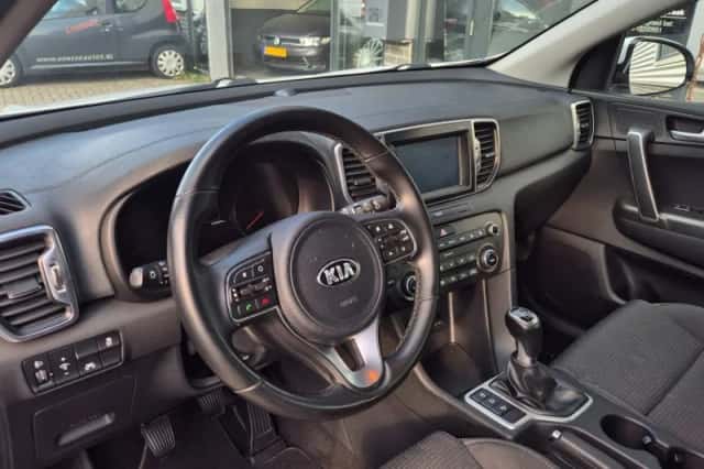 Kia Sportage (2016) thumbnail 4