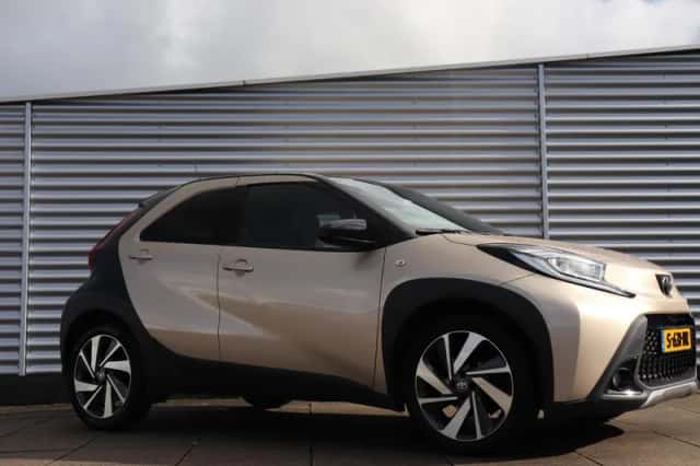Toyota Aygo X (2023) thumbnail 3