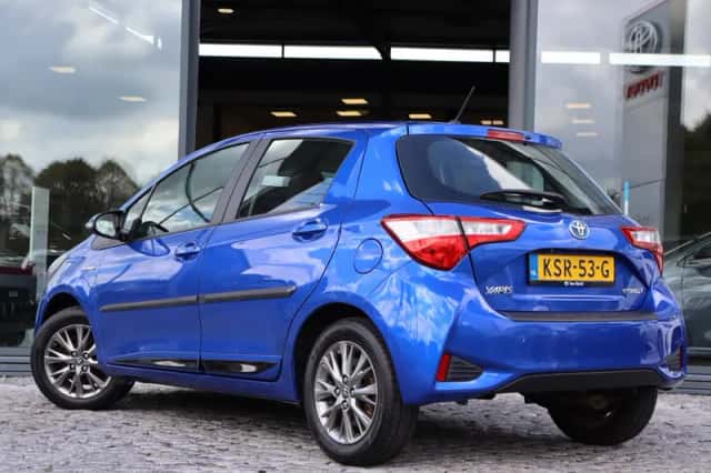 Toyota Yaris (2017) thumbnail 5