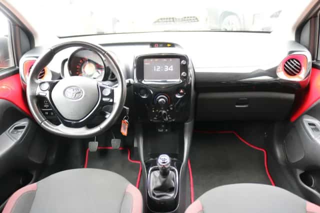 Toyota Aygo (2018) thumbnail 3