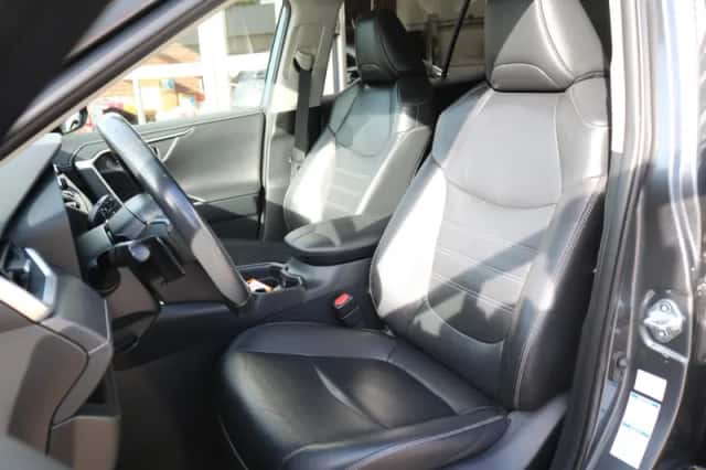 Toyota RAV4 (2019) thumbnail 4