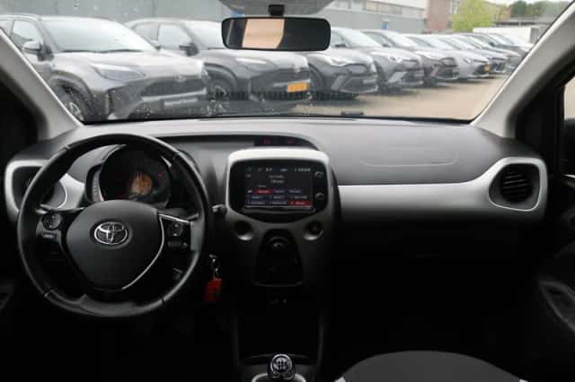Toyota Aygo (2016) thumbnail 4