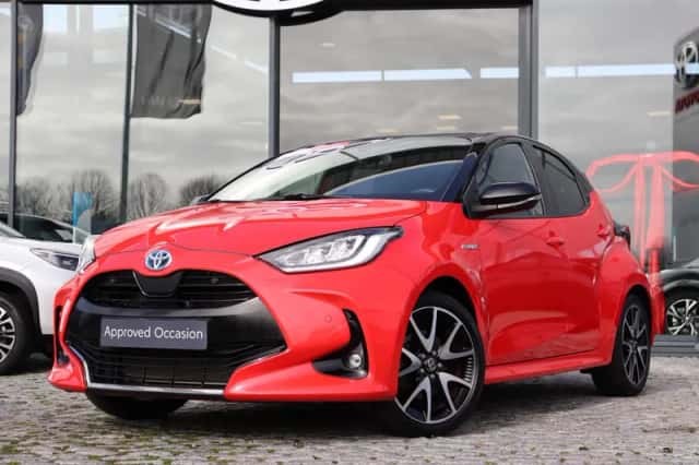 Toyota Yaris (2020) thumbnail 3