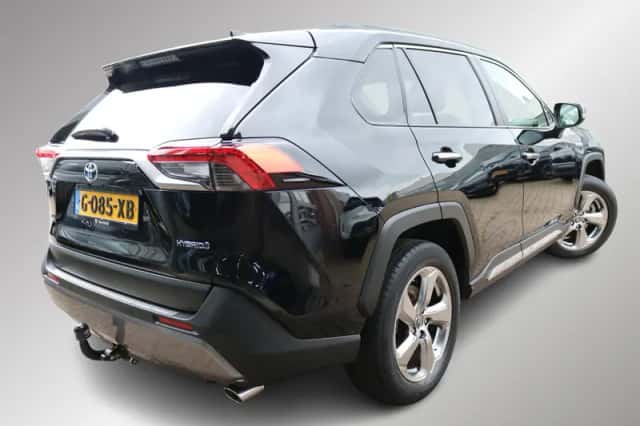 Toyota RAV4 (2020) thumbnail 2
