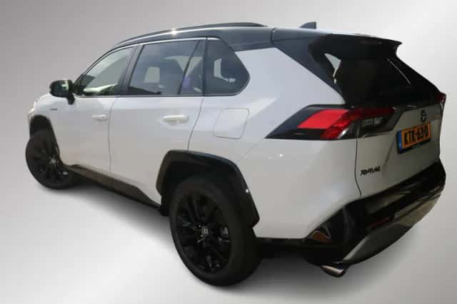 Toyota RAV4 (2021) thumbnail 5
