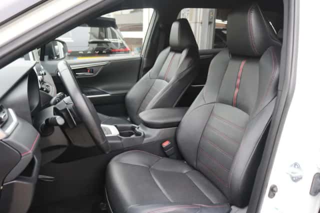 Toyota RAV4 (2022) thumbnail 4